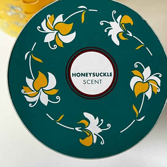 Mrs Meyers Clean Day Honeysuckle Wood Bead Diffuser- Set of 2 - Picture 3 of 5